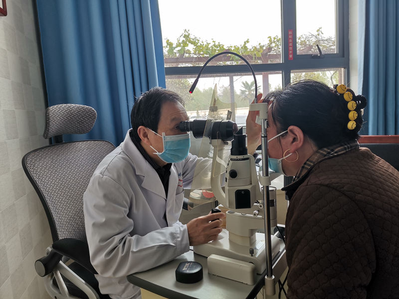 老花眼有什么辦法可以恢復？可以手術治療嗎？